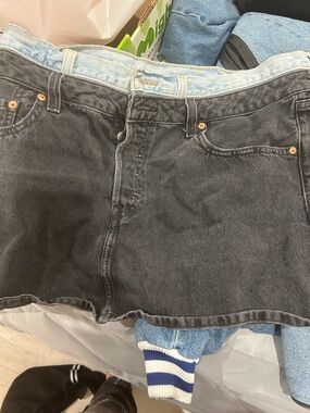 Levi's Black Denim Mini Skirt with Light Wash Waistband